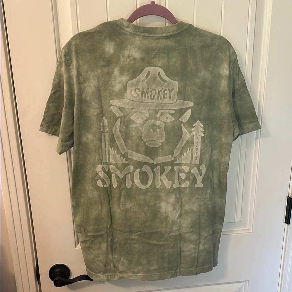 Smokey 🐻 Short Sleeve Tee with Vintage Wash - Picture 4 of 5